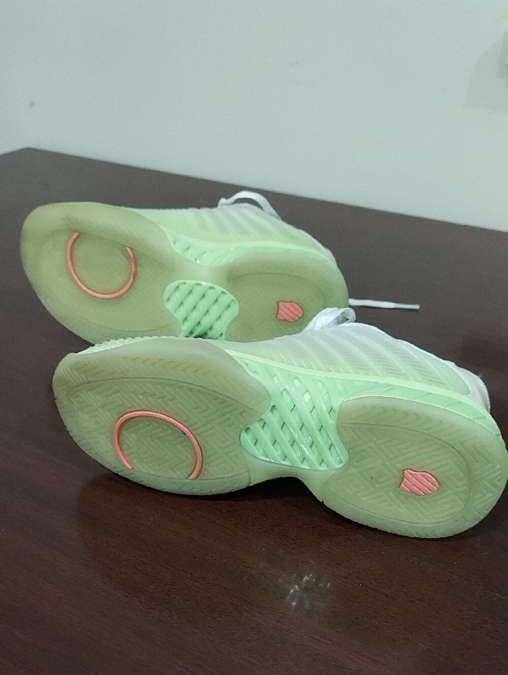 K-Swiss Hypercourt Express 2 Tennis Shoe - Picture 6 of 11